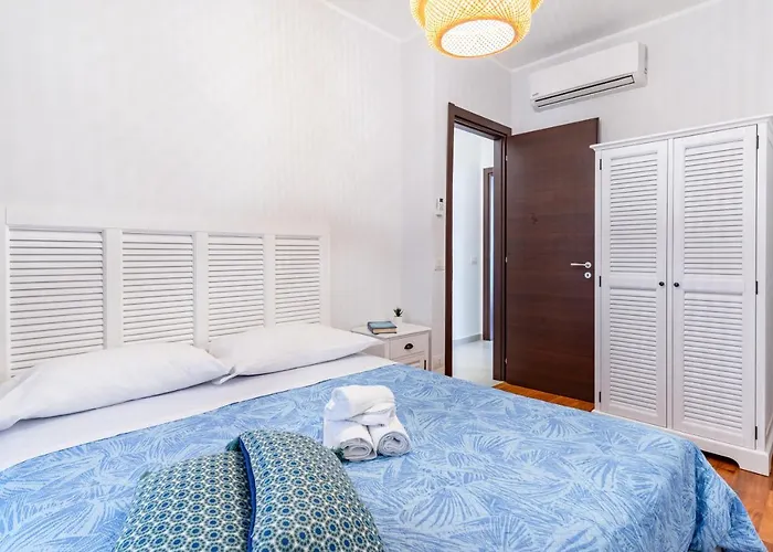 Calipso Big Apt With Sea View, Parking & Pool