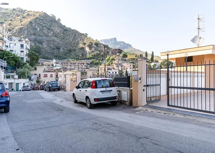 Calipso Big Apt With Sea View, Parking & Pool